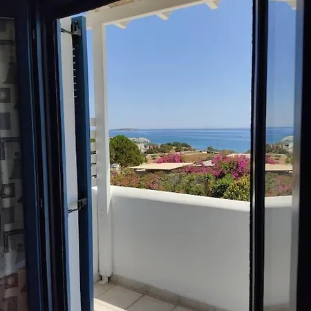 Peaceful Getaway For 2 - Amazing Sea View/sunbeds! شقة أمبيلاس