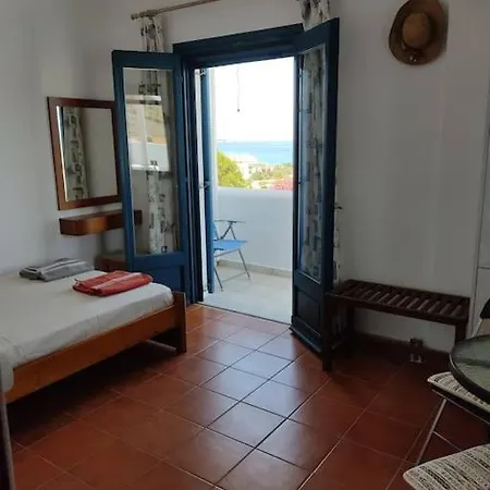 Peaceful Getaway For 2 - Amazing Sea View/sunbeds! شقة